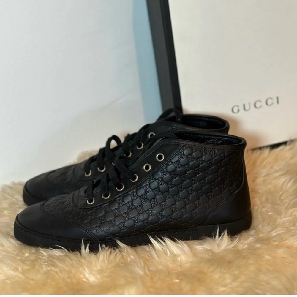 Gucci Black High-Top Sneakers with Textured Leather and Lace-Up Design - Picture 2 of 8